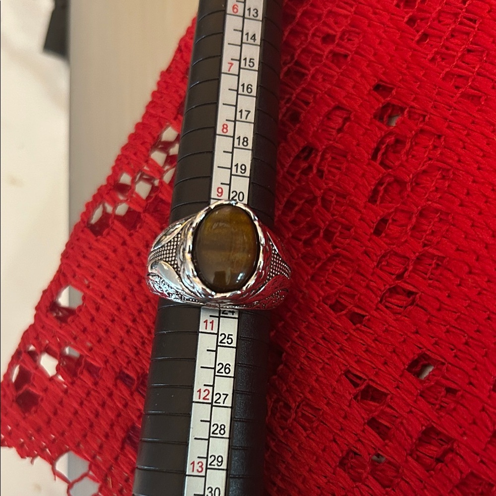 Mans Silver Ring with a tiger eye style - Picture 6 of 7